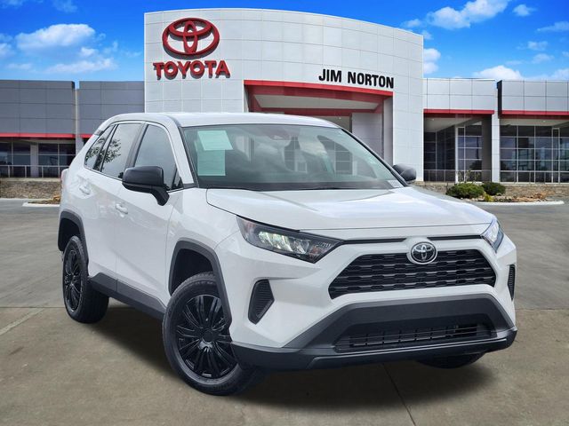 2022 Toyota RAV4 LE FWD's photo