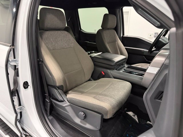Used 2024 White Ford XLT image 28