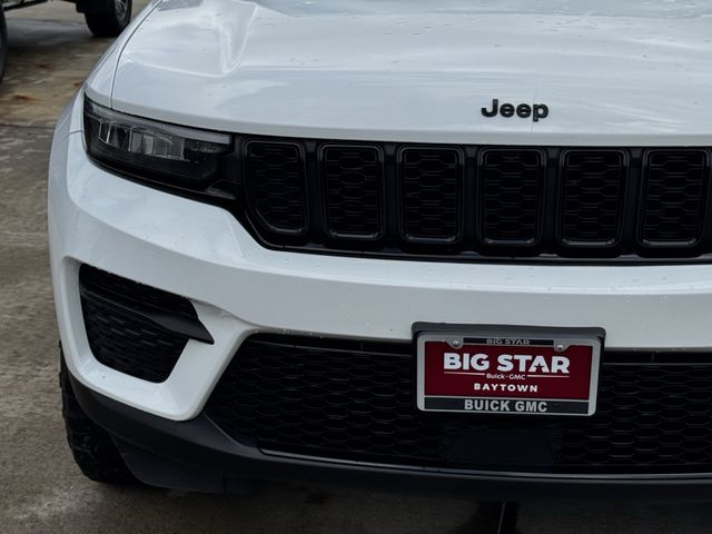 2023 Jeep Grand Cherokee Altitude X White at River Oaks CDJR