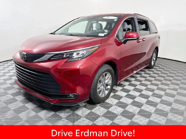 Used 2025 Toyota Sienna Van