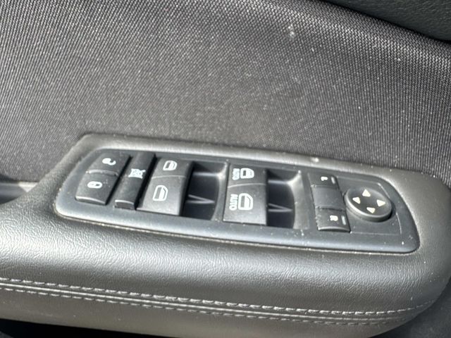 2015 Chrysler 200 - Image 19