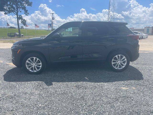 2024 Chevrolet TrailBlazer LS — photo 2