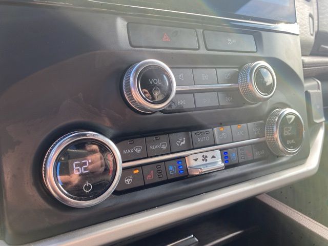 2023 Ford Expedition Max Limited photo