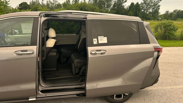 New 2026 Toyota Sienna Van
