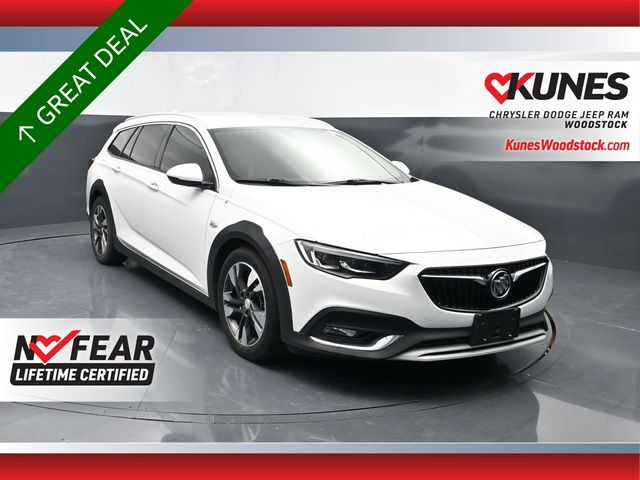2018 Buick Regal TourX Essence AWD