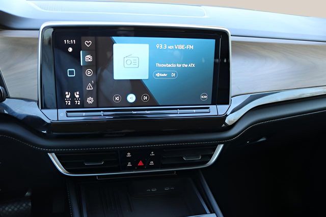 Used Car 2025 Volkswagen Atlas  2.0t Se W/technology For Sale Under $35,000 In Austin, Texas