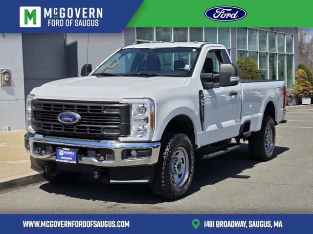 Oxford White 2023 Ford F-350 Super Duty Pickup Truck Four-Wheel Drive Automatic