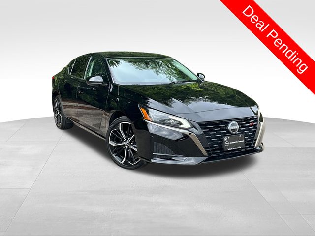 Super Black Clearcoat 2024 Nissan Altima Sedan All-Wheel Drive Continuously Variable Transmission