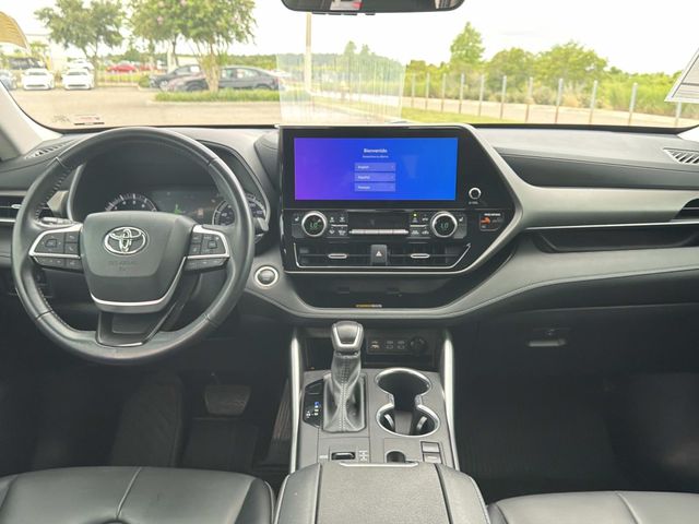 Used 2024 Toyota Highlander SUV