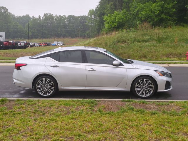 Used 2023 Silver Nissan 2.5 SL image 14