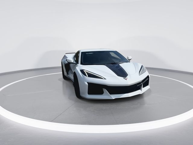 Used 2023 White Chevrolet Z06 image 3