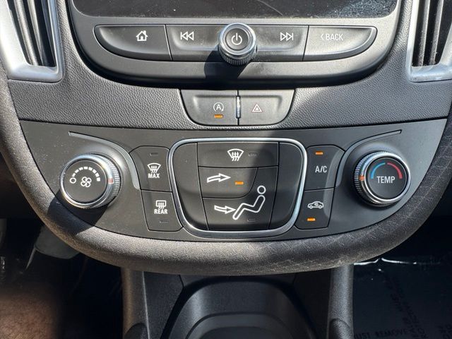 Used 2020 White Chevrolet RS image 28