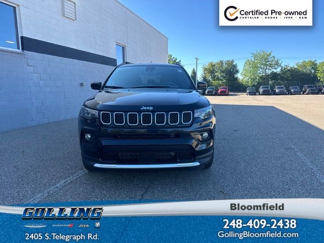 Diamond Black Crystal Pearlcoat 2023 Jeep Compass SUV / Crossover Four-Wheel Drive 8-Speed Automatic