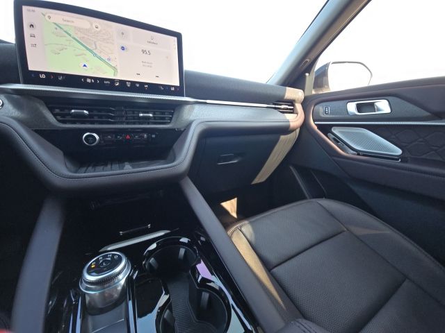 2025 Ford Explorer Platinum:B01877