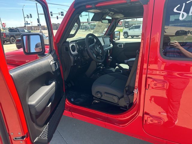 2024 Jeep Gladiator Sport 12