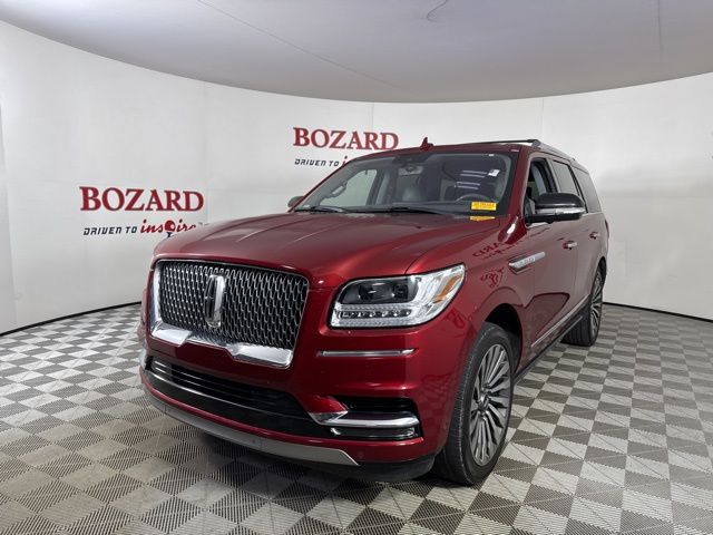 2018 Ruby Red Metallic Tinted Clearcoat Lincoln Navigator Select RWD SUV