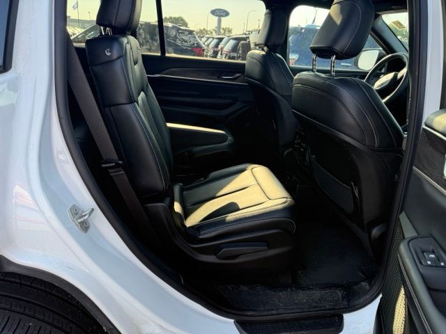 2024 Bright White Clearcoat Jeep Grand Cherokee L Limited 4X4 SUV