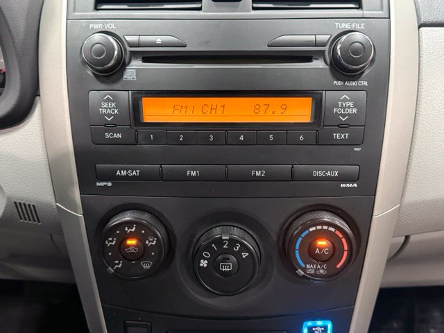 Used 2013 Gray Toyota L image 18