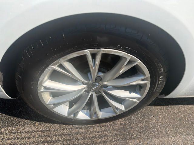 Used 2011 White Audi L 4.2 image 35