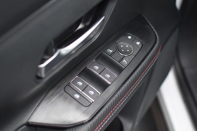 New 2025 Nissan Kicks SR