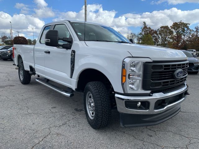 2023 Ford F-350SD XL 8