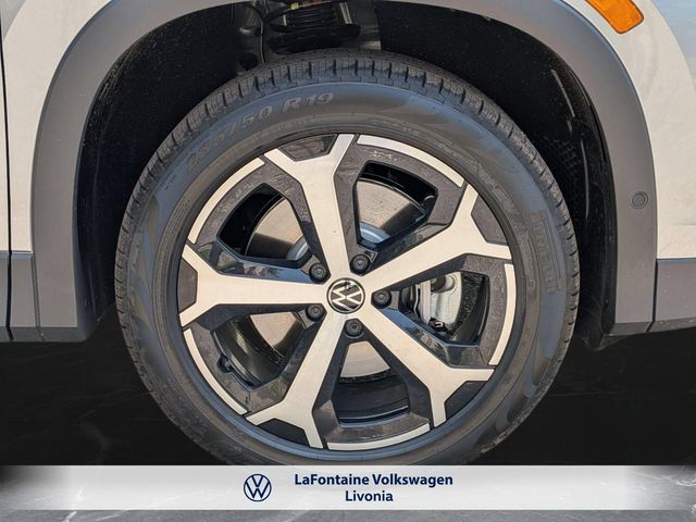 2025 Volkswagen Tiguan SE - Photo 34