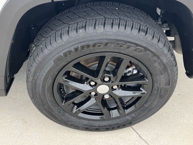 2022 Jeep Grand Cherokee L Laredo Silver at Big Star Buick GMC
