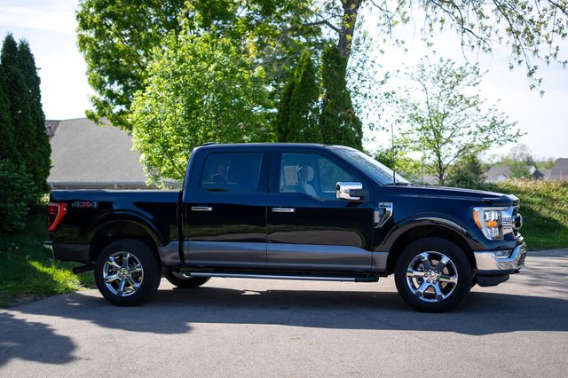 View vehicle photo 4