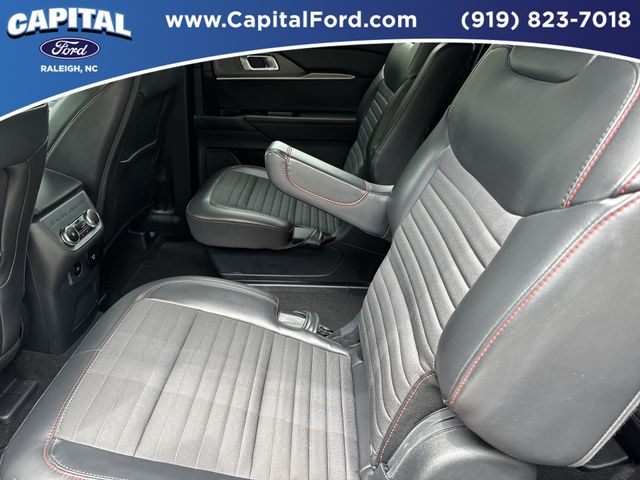 Used 2025 Gray Ford ST-Line image 18
