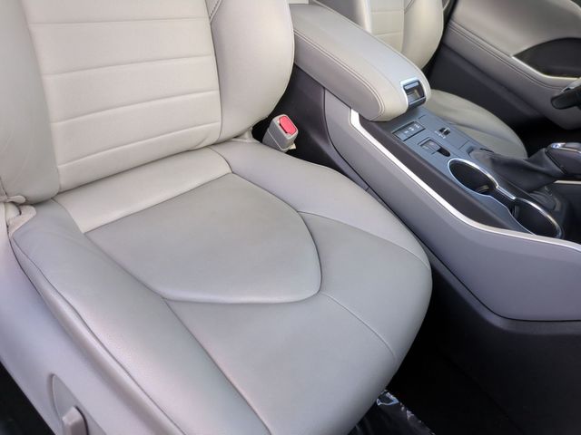 used 2020 Toyota Highlander Hybrid car, priced at $32,481
