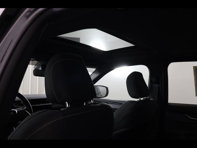 2025 Jeep Grand Cherokee Laredo - Photo 9