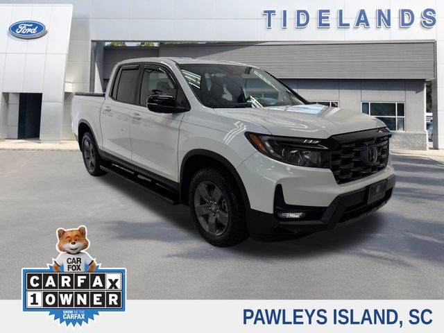 White 2025 Honda Ridgeline TrailSport AWD Pickup Truck All-Wheel Drive 9-Speed Automatic