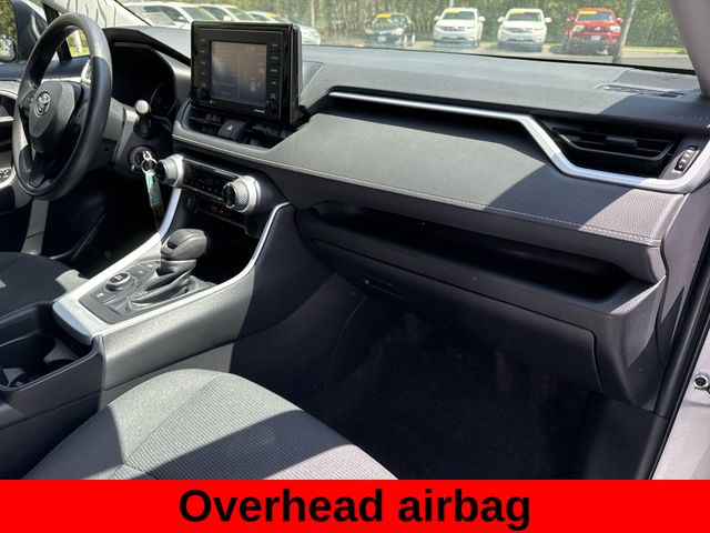 2020 Toyota RAV4 Hybrid LE photo