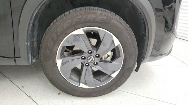 2024 Nissan Rogue SV - 8