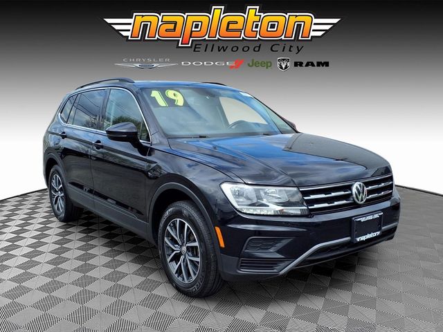 Deep Black 2019 Volkswagen Tiguan SE 4Motion SUV / Crossover All-Wheel Drive 8-Speed Automatic