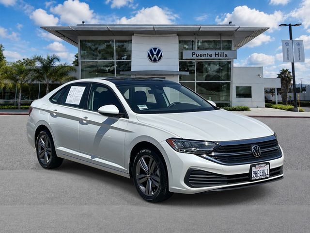 Opal White 2023 Volkswagen Jetta Sedan Front-Wheel Drive 8-Speed Automatic