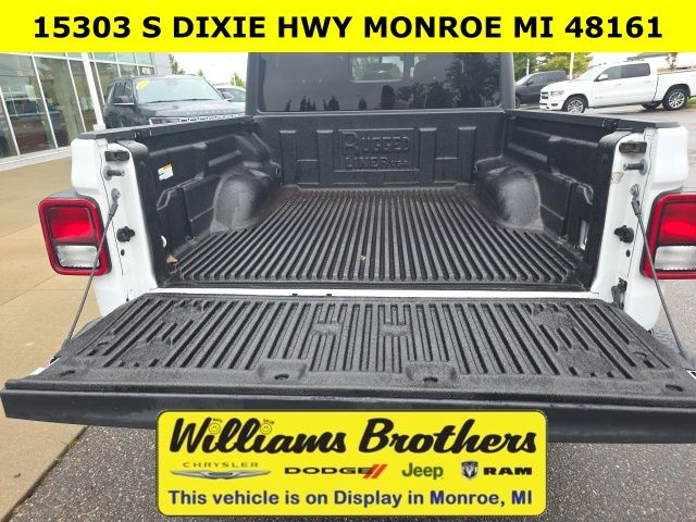 2023 Jeep Gladiator Sport - Bright White Clearcoat exterior view 9