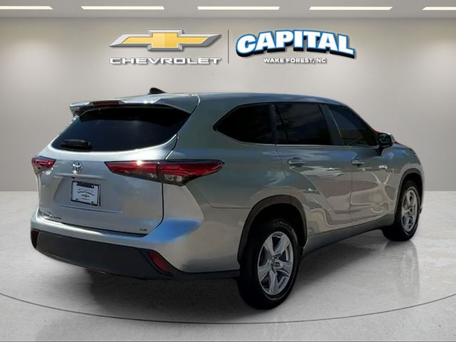 Used 2023 Silver Toyota LE image 5