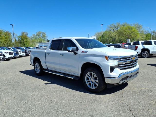 Summit White 2026 Chevrolet Silverado 1500 Pickup Truck Four-Wheel Drive Automatic