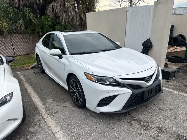 2020 Toyota Camry SE