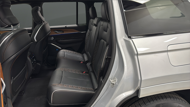 Used 2024 Silver Zynith Jeep Summit Reserve image 24