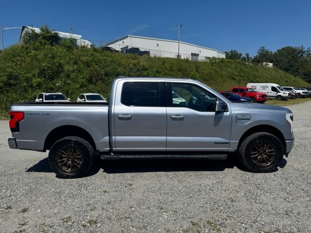 Used 2022 Blue Ford Lariat image 9