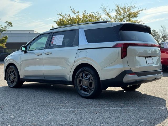 Used 2025 Kia Carnival Hybrid Van