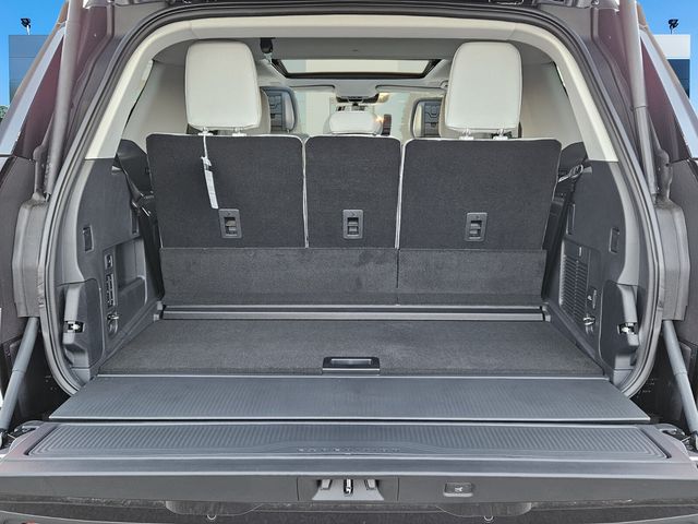 New 2026 Black Ford Platinum image 7