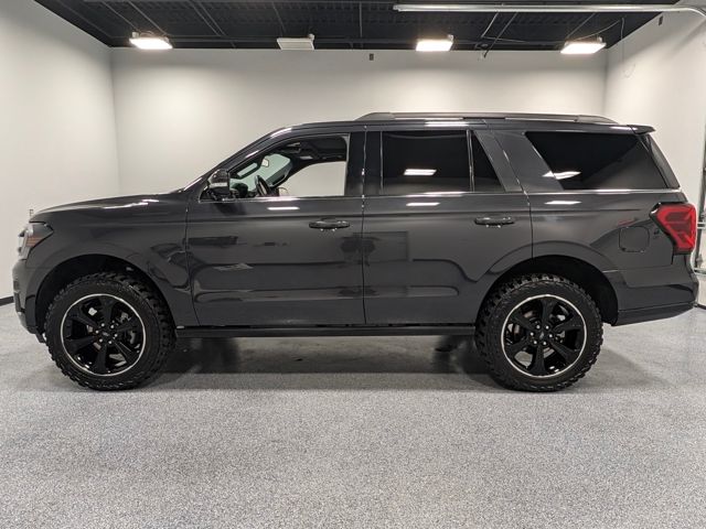 Used 2024 Gray Ford Limited image 5