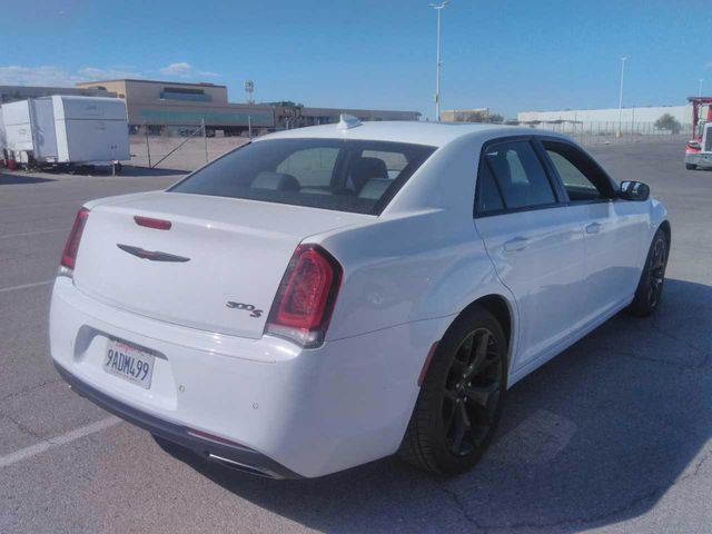 2022 Chrysler 300 S 5