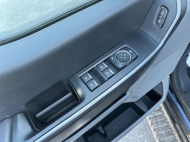 Used 2025 Blue Ford XLT image 17