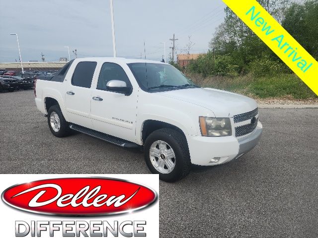 Summit White 2008 Chevrolet Avalanche LT 4WD Pickup Truck Four-Wheel Drive 4-Speed Automatic Overdrive