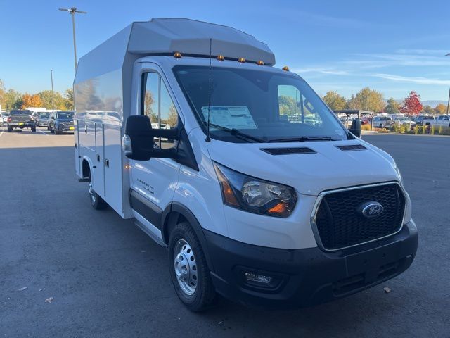 New 2024 Oxford White Ford Base image 2