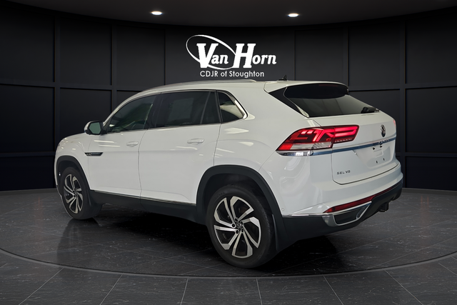 Used 2021 Pure White Volkswagen 3.6L V6 SEL Premium image 5
